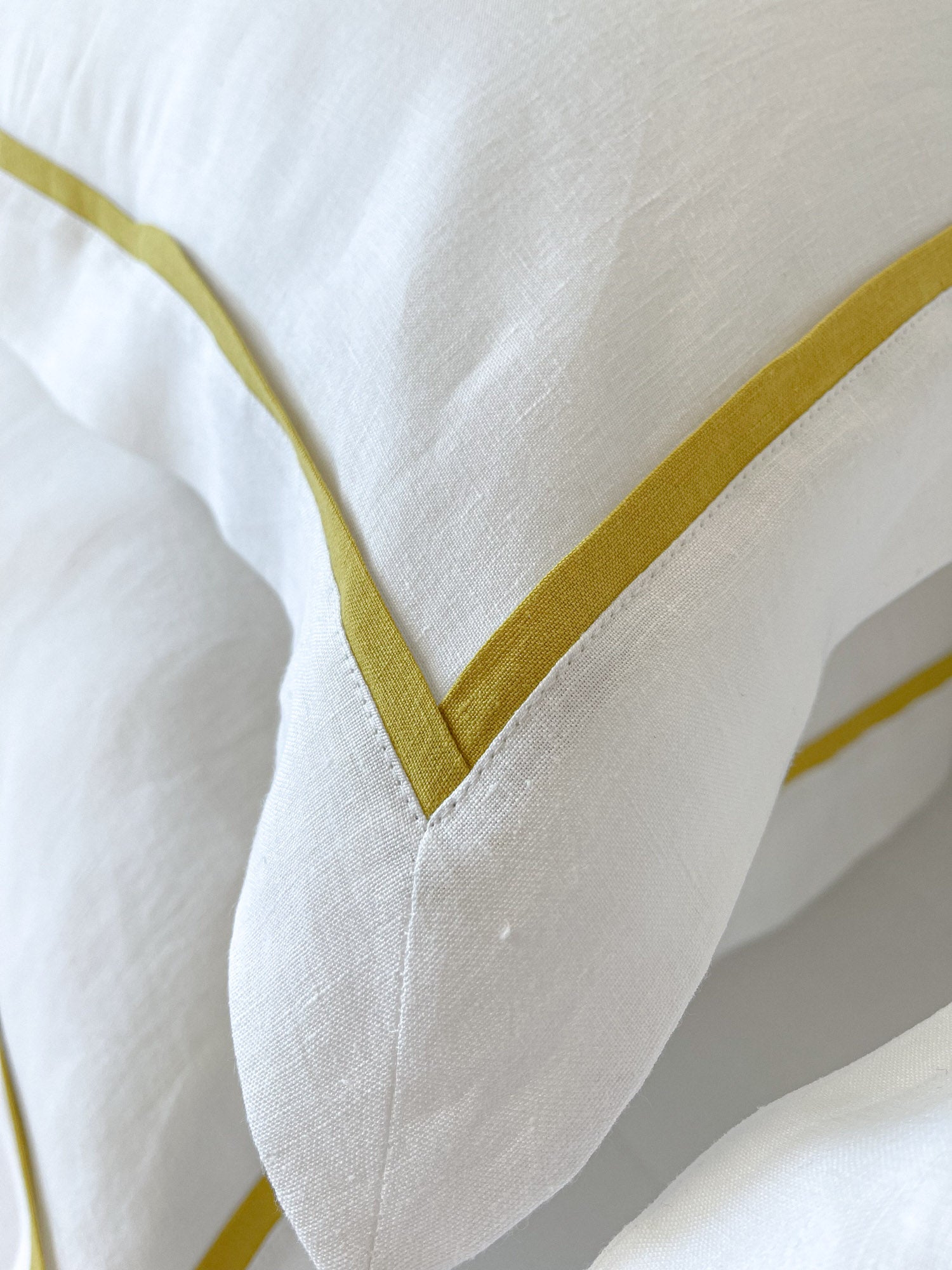 Taie d'oreiller en lin avec bordure - blanc et jaune - Linen Notes