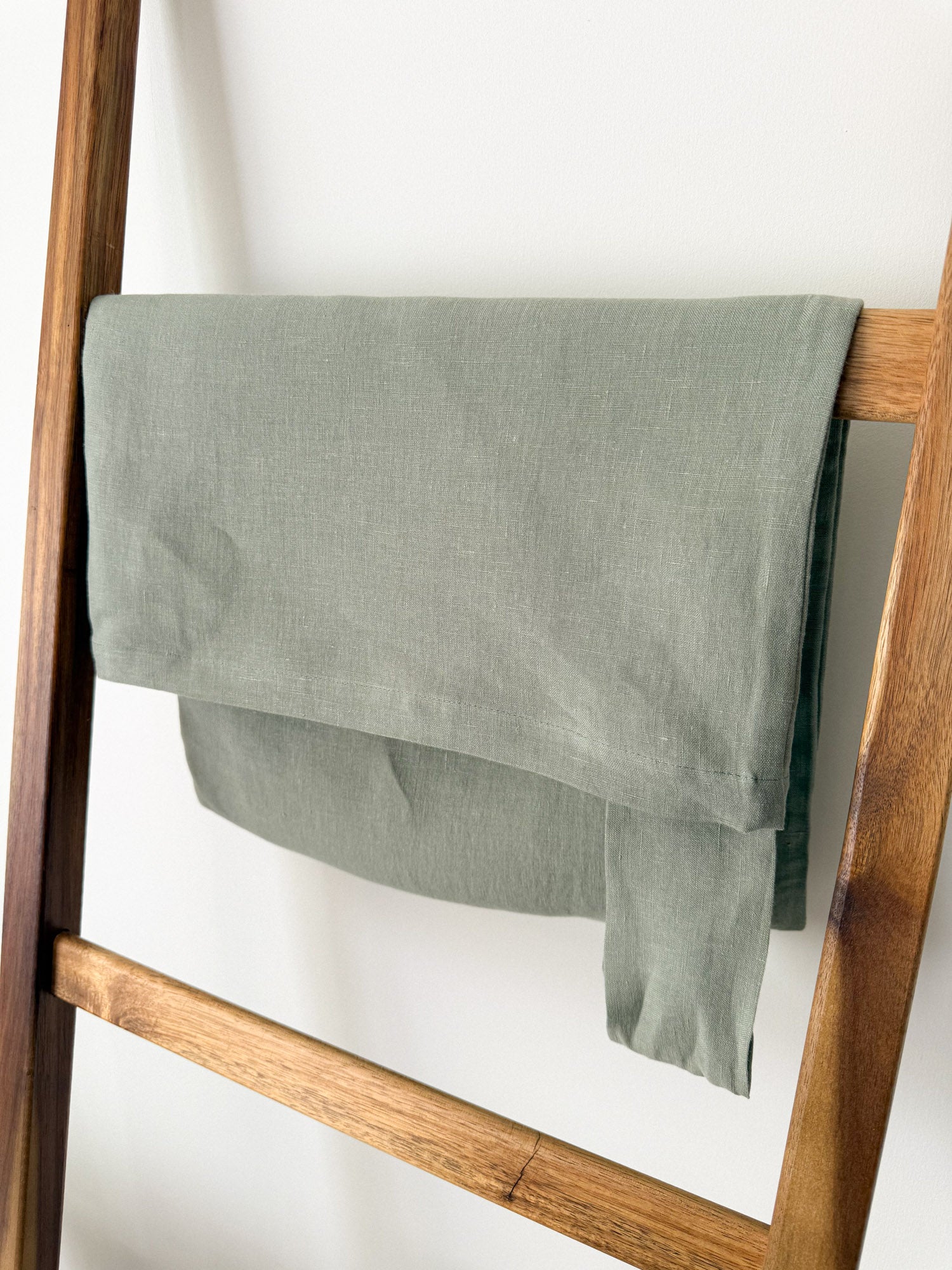 Saliegroen Linnen Waszak met Haken